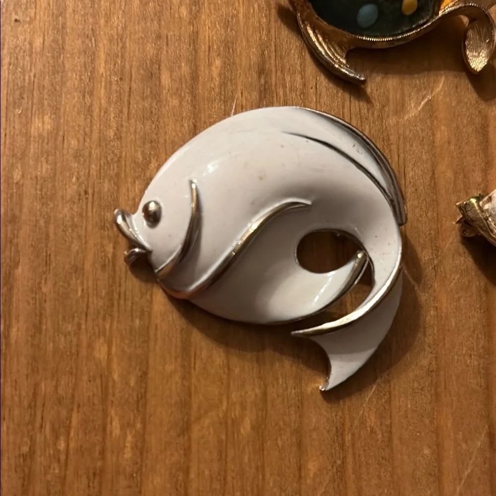 Mid Century Modern VTG Colorful Metallic Fish 🐟 Brooch Pin Set of 4